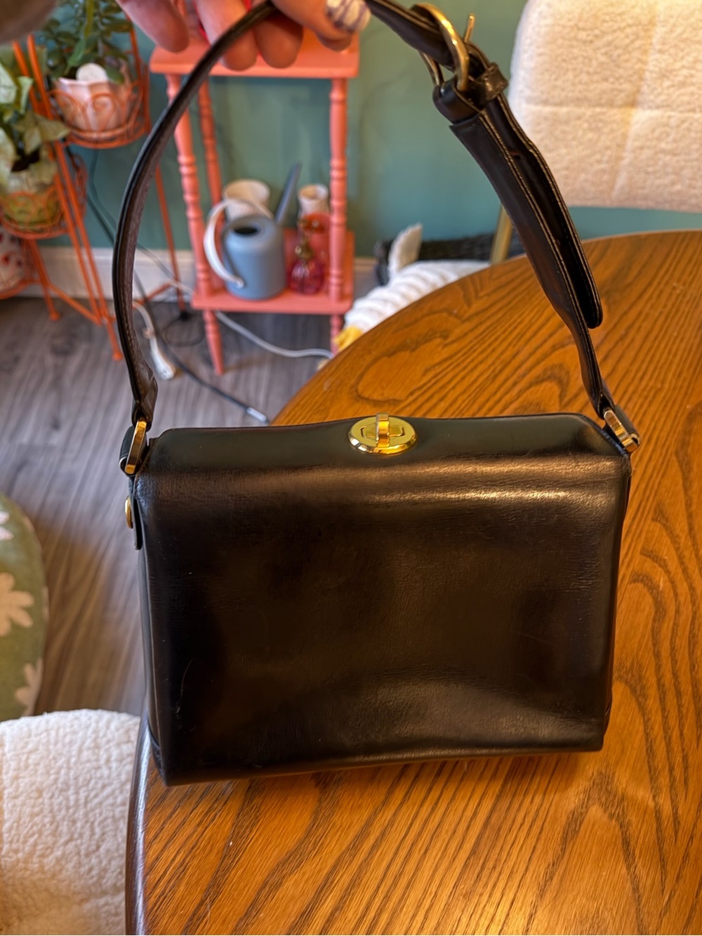 GUCCI 80s Vintage Boxy Handnag Shoulder Bag. Kiss lock. Black Leather USED